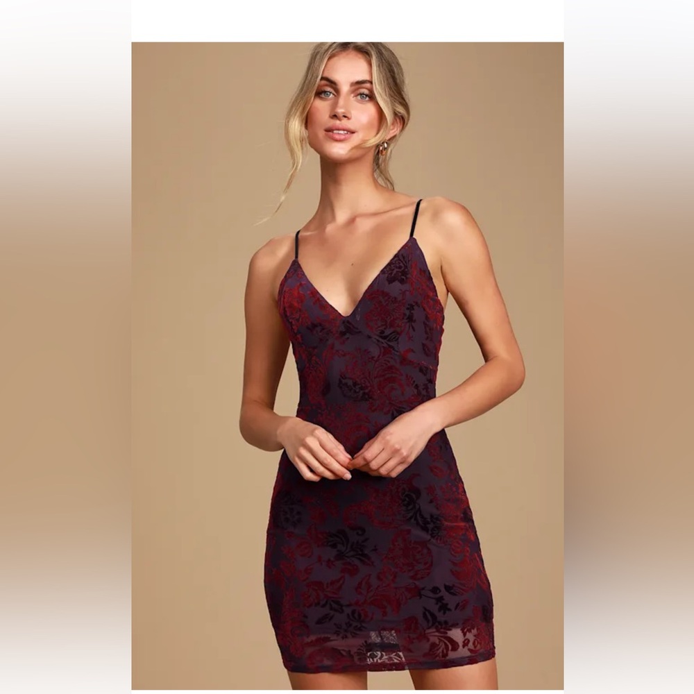 🆕 Lulu’s Dress Privy Purple Plum Floral Velvet Bodycon Mini Dress - Picture 4 of 13